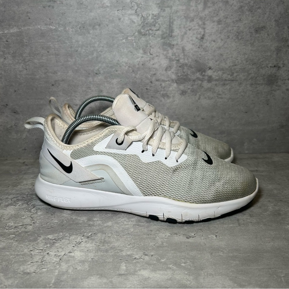 Nike Flex TR 9 Running Shoes Aq7491-100 Womens sz 7.5 - white